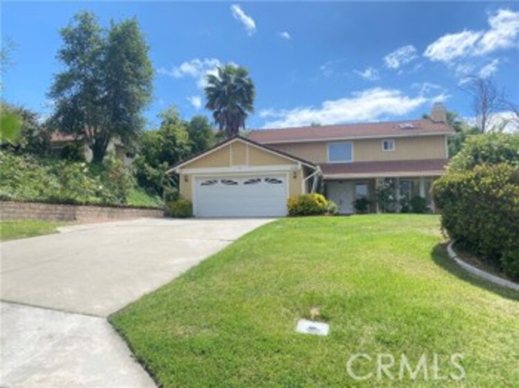 41801 Asteroid Way Photo