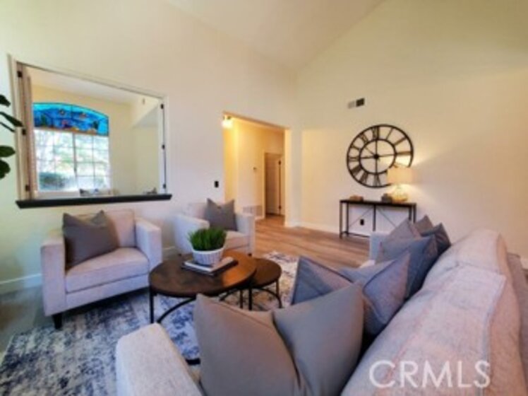 40496 Via Estrada Photo