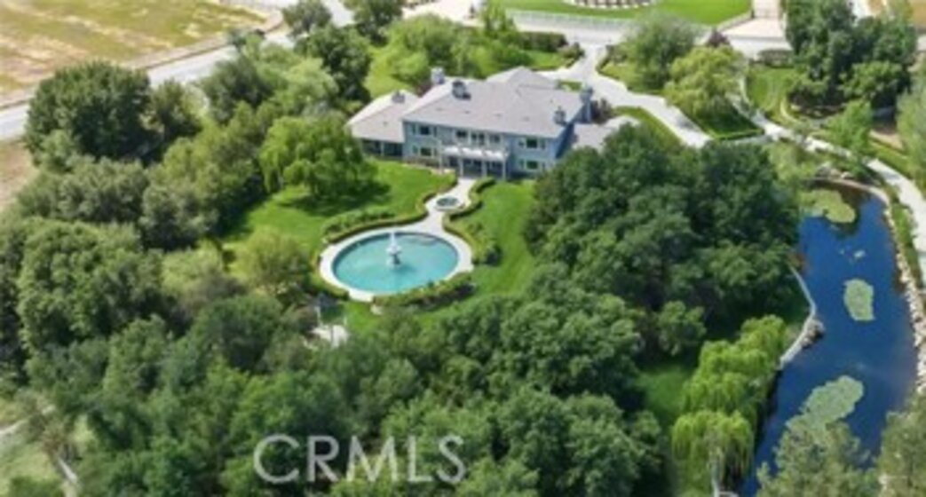 38550 Calle De Companero Photo