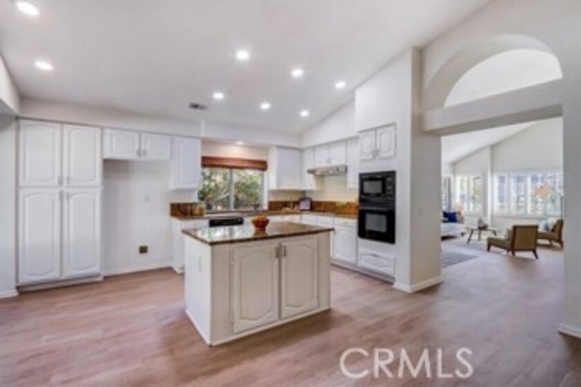 25413 Blackthorne Drive Photo