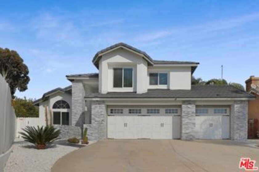 39665 Maple Leaf Court Photo