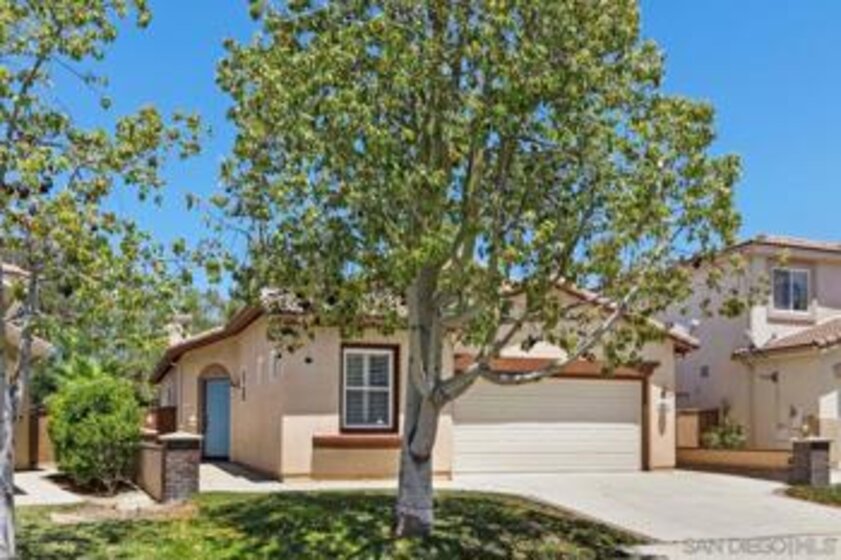 41288 Pine Tree Circle Photo