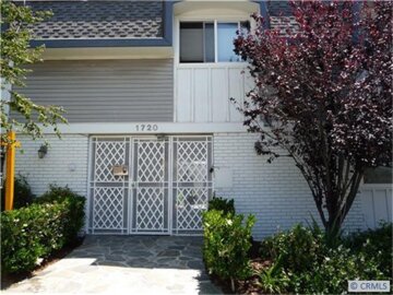 Stunning Newport Loma Condominium Located at 1720 Newport Avenue #7 was Just Sold