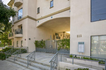 Elegant Oak Knoll Manor Condominium Located at 111 S Oak Knoll Avenue #104 was Just Sold