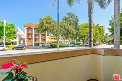 Spectacular Mira Lago Townhouse Located at 11110 Camarillo Street #101 was Just Sold