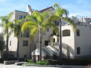Splendid La Jolla City Club Condominium Located at 8158 Avenida Navidad #27 was Just Sold