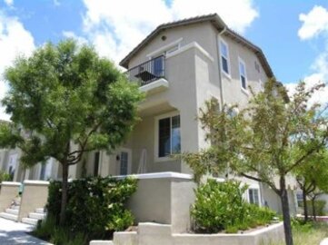 Delightful Sycamore Walk Townhouse Located at 14674 Via Fiesta #5 was Just Sold