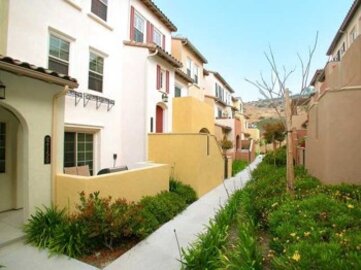 Impressive Larkspur Heights Condominium Located at 2154 Silverado was Just Sold
