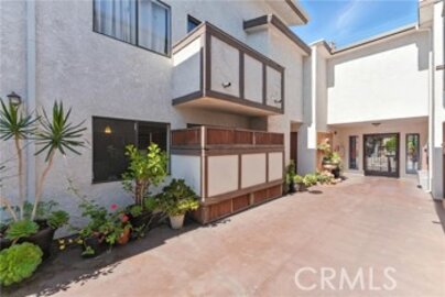 Amazing Newly Listed Flagstone Chateaux Condominium Located at 6250 Fulton Avenue #104