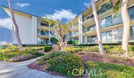 Amazing Newly Listed Villas Condominium Located at 2301 Apricot Drive