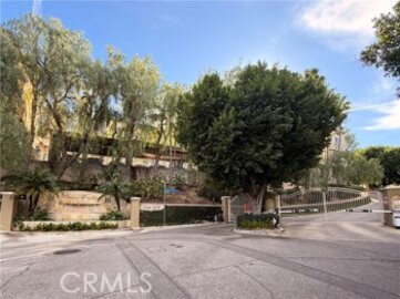 Splendid Newly Listed Bella Montagna Townhouse Located at 5220 Premiere Hills #221