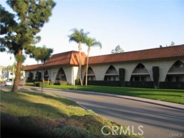 Elegant Newly Listed Country Club Villas Condominium Located at 1000 Central Avenue #42