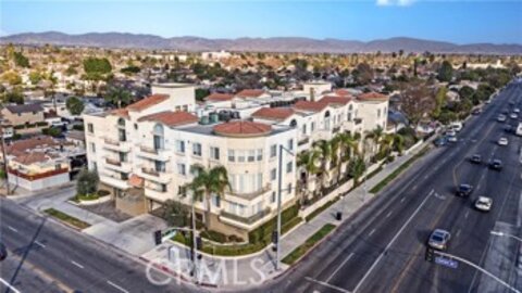 Splendid Newly Listed Corbin Villas Condominium Located at 6800 Corbin Avenue #105