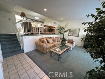 Spectacular Tarzana Villas North Condominium Located at #C Collins Street #C was Just Sold
