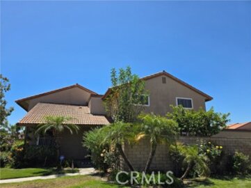 Stunning Newly Listed Summertree Townhouse Located at 10626 Braeswood Way