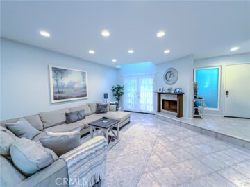 7904 Topanga Canyon Boulevard #3 Photo