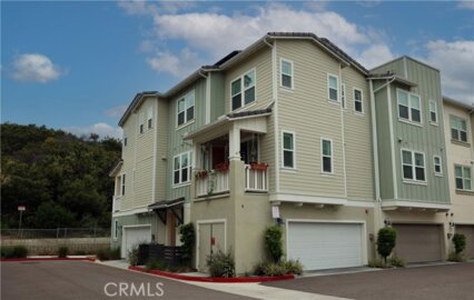 1104 Hibiscus Way Photo