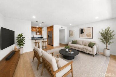 6600 Warner #94 Photo