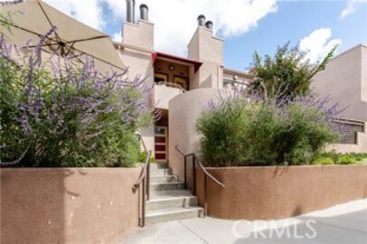 Charming Newly Listed Le Parc Condominium Located at 25761 Le Parc #82