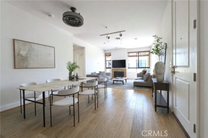 6938 Laurel Canyon Boulevard #304 Photo