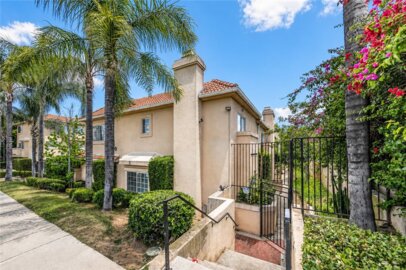 13600 Foothill #17 Photo