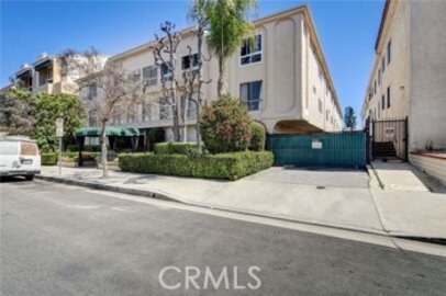 Splendid 5250 Zelzah Ave Condominium Located at 5250 Zelzah Avenue #7A was Just Sold