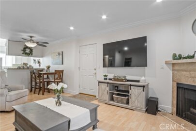 7035 Woodley Avenue #203 Photo