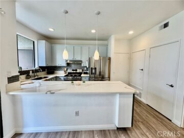 10580 N Lakeside Drive #E Photo