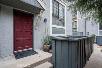 18100 Burbank #26 Photo