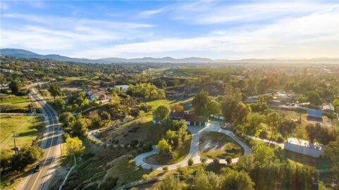 38250 Pratt Road Photo