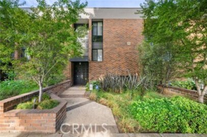 Outstanding Newly Listed Burtonhill Townhomes Condominium Located at 9321 Burton Way #A