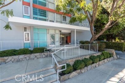 Extraordinary Newly Listed Woodley Manor Condominium Located at 4807 Woodley Avenue #206
