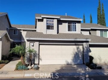 Lovely Newly Listed Santiago Townhouse Located at 818 Live Oak Place