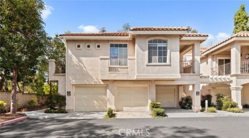 8215 E White Oak Photo