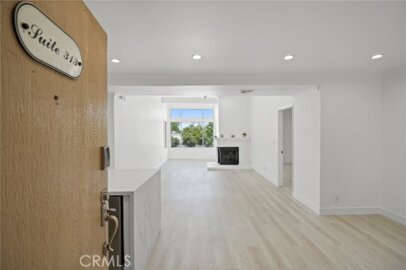 7800 Topanga Canyon Boulevard #313 Photo