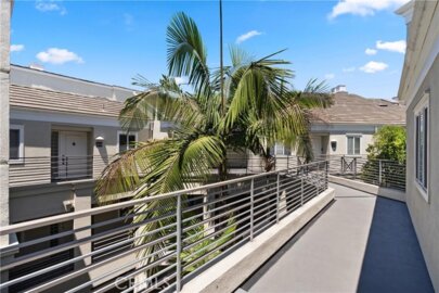 2243 Martin #408 Photo