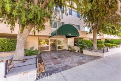 Spectacular Newly Listed Encino Racquet Club Condominium Located at 5310 Zelzah Avenue #311