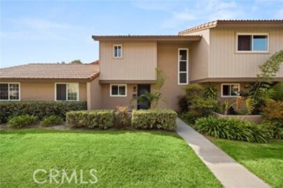 Delightful Summertree Townhouse Located at 10538 Juniper Way was Just Sold