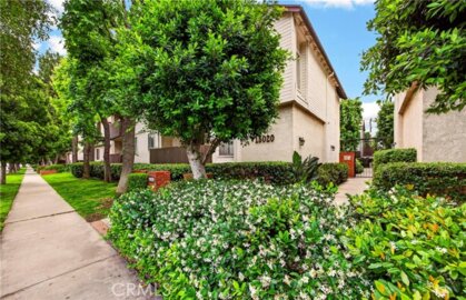 15020 Victory Boulevard #104 Photo