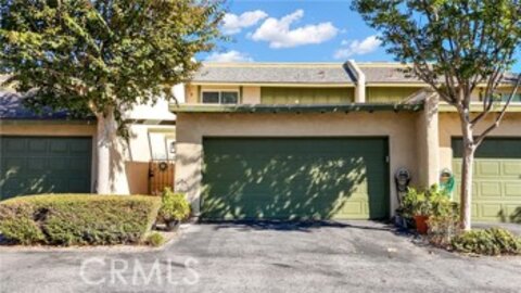 Amazing Heritage Village Townhouse Located at 530 Spruce Way was Just Sold