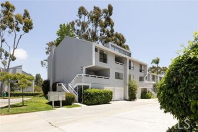 Beautiful Newly Listed Newport Crest Condominium Located at 1 Robon Court #1
