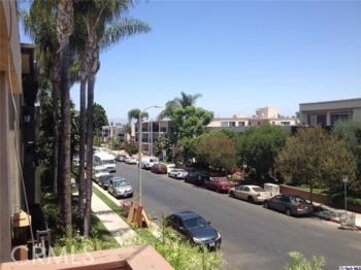 Charming Newcastle Manor Condominium Located at 5403 Newcastle Avenue #37 was Just Sold