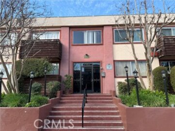 Gorgeous Newly Listed Newcastle Manor Condominium Located at 5403 Newcastle Avenue #64