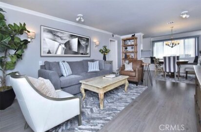 12801 Moorpark Street #205 Photo