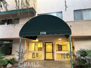 Phenomenal Newly Listed Encino Racquet Club Condominium Located at 5310 Zelzah #303