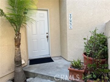 Delightful Newly Listed Del Prado Condominium Located at 27931 Via Crespi