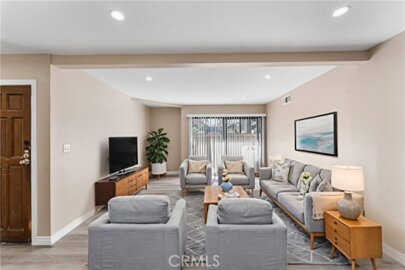 15511 Sherman Way #1 Photo