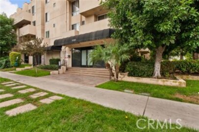 Impressive Newly Listed Sherman Court Condominium Located at 19350 Sherman Way #125