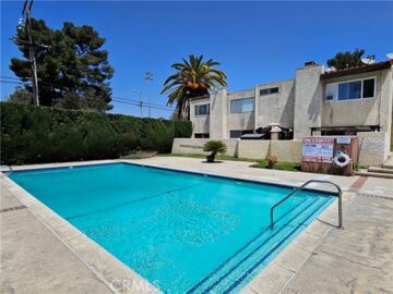 8800 Kester Avenue #126 Photo