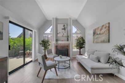 Terrific Newly Listed McCambridge Townhomes Condominium Located at 1809 Peyton Avenue #313